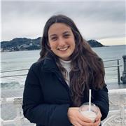 Estudiante de universidad da clases particulares de matemáticas, química, física, euskera, historia